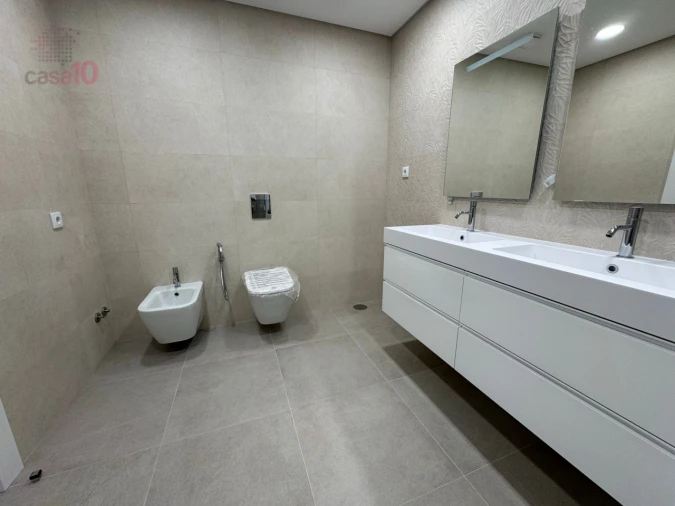 Moradia T7 para Venda em Pontinha e Famões Foto 29