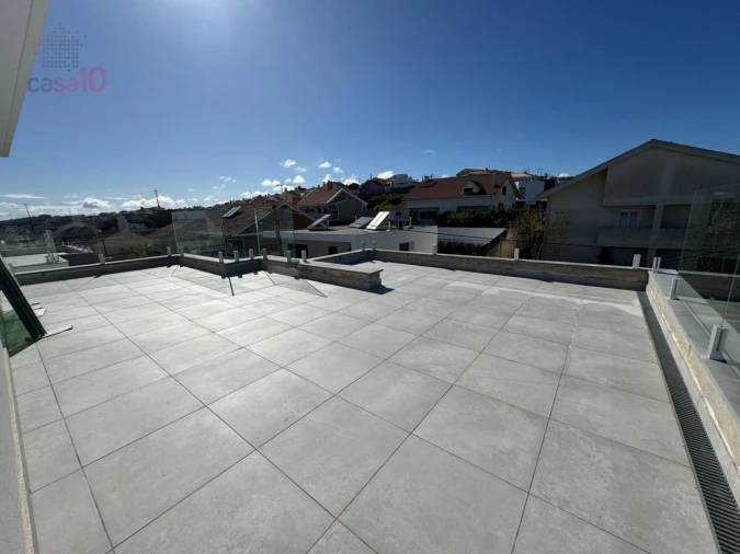 Moradia T7 para Venda em Pontinha e Famões Foto 37