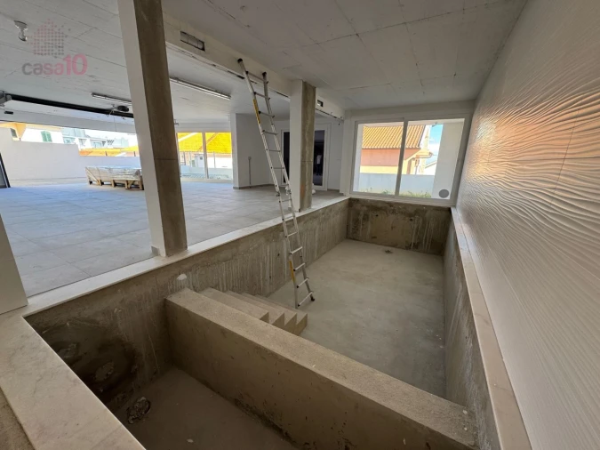 Moradia T7 para Venda em Pontinha e Famões Foto 44