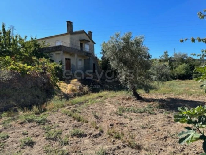 Moradia T3 para Venda em Ferro