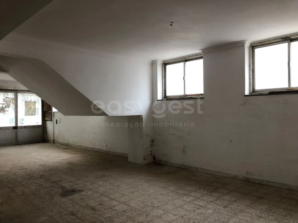 Loja para Arrendamento em Agualva e Mira-Sintra Foto 3