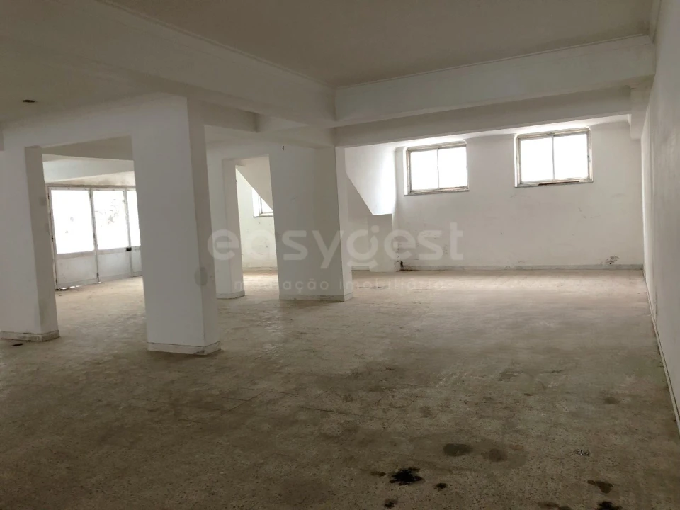 Loja para Arrendamento em Agualva e Mira-Sintra Foto 4