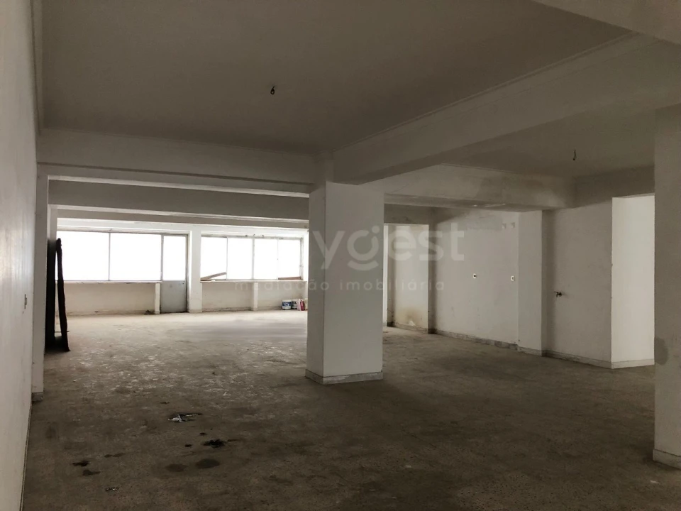 Loja para Arrendamento em Agualva e Mira-Sintra Foto 6