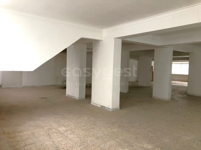 Loja para Arrendamento em Agualva e Mira-Sintra