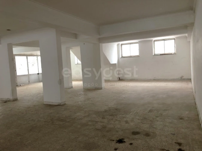 Loja para Arrendamento em Agualva e Mira-Sintra Foto 4