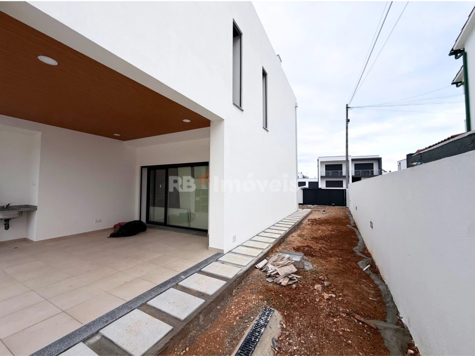 Moradia T4 para Venda em Nossa Sra de Fatima Foto 14