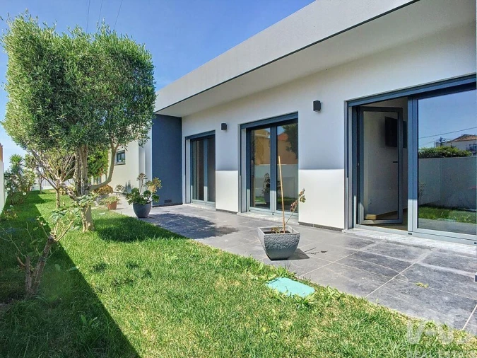 Moradia T3 para Venda em Silveira Foto 33