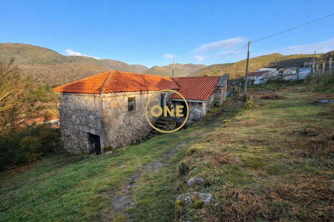 Moradia T2 para Venda em Cabreiro Foto 9