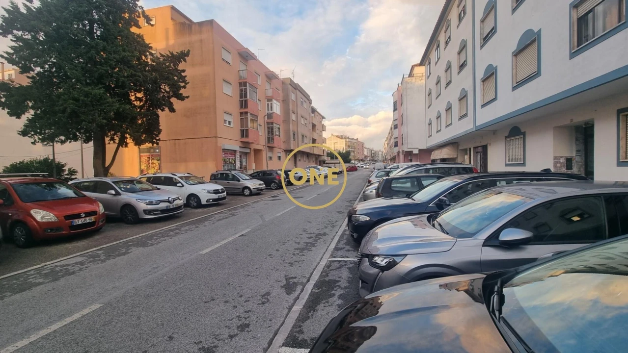 Loja para Venda em Cacém e São Marcos Foto 2