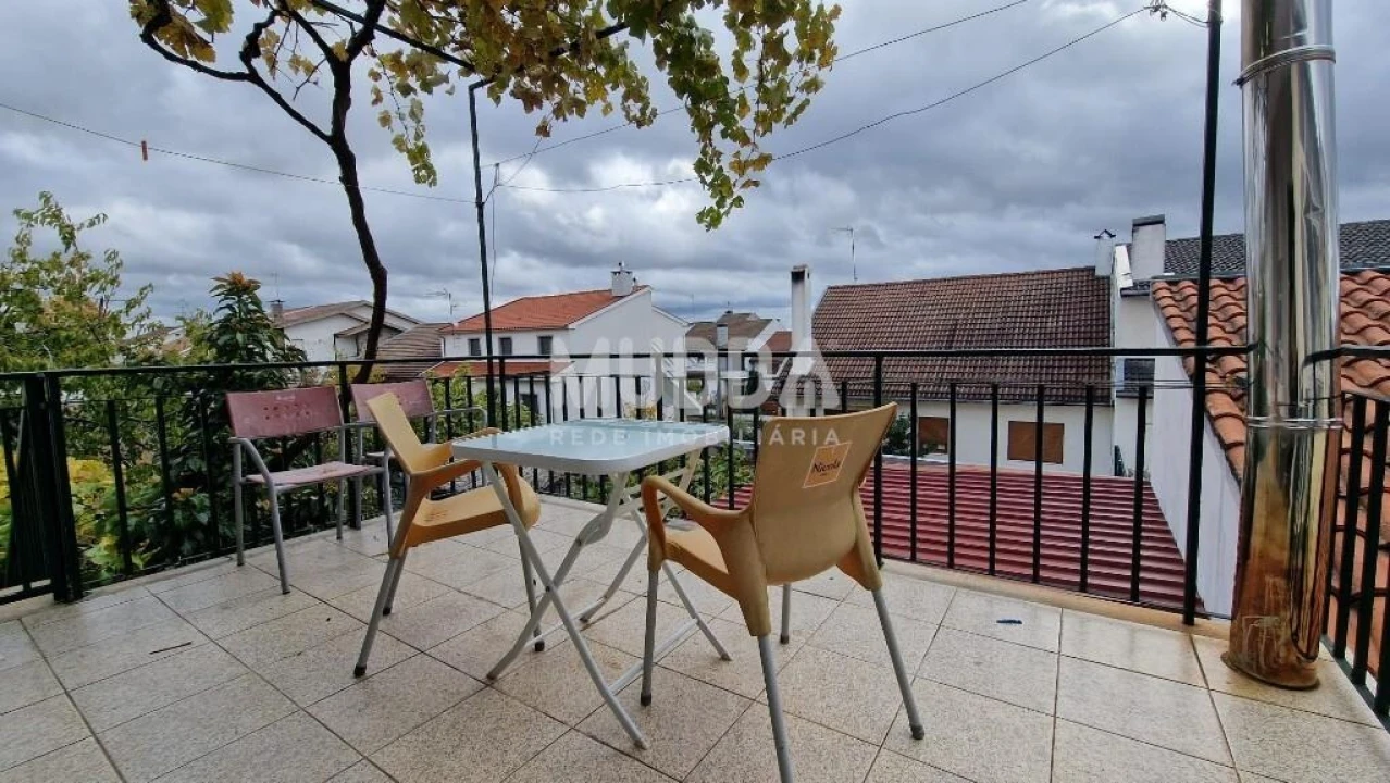 Moradia T3 para Venda em Sé, Santa Maria e Meixedo Foto 5