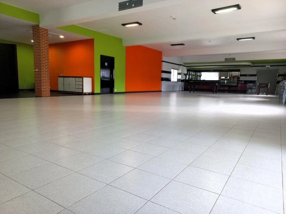 Loja para Venda em Arrabal Foto 10