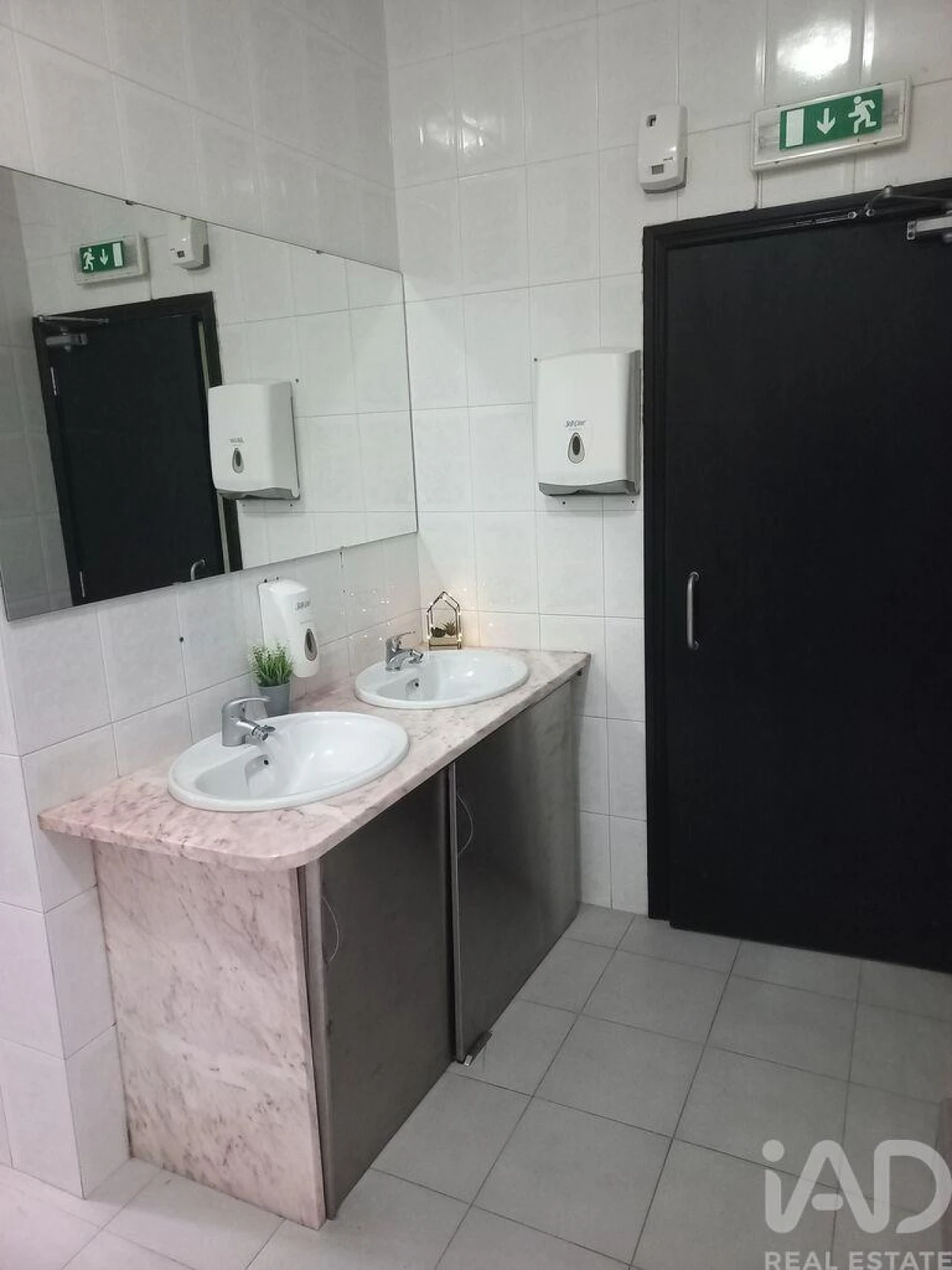 Loja para Venda em Arrabal Foto 23