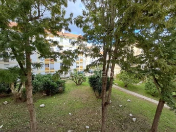 Apartamento T3 para Venda em Laranjeiro e Feijó