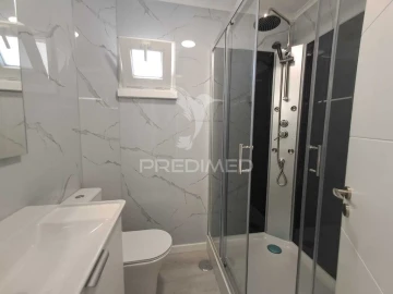 Apartamento T3 para Venda em Laranjeiro e Feijó