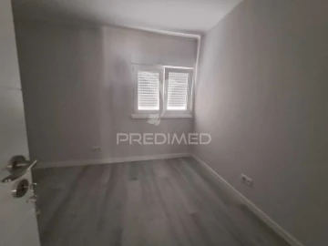 Apartamento T3 para Venda em Laranjeiro e Feijó