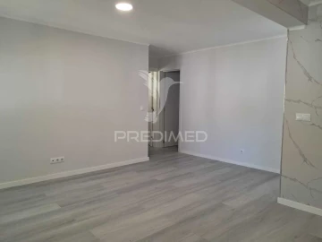Apartamento T3 para Venda em Laranjeiro e Feijó