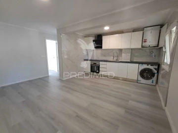 Apartamento T3 para Venda em Laranjeiro e Feijó