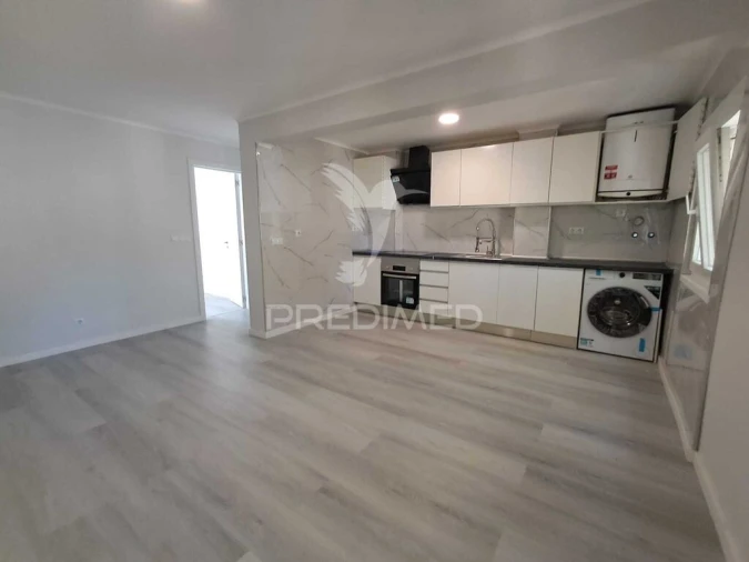Apartamento T3 para Venda em Laranjeiro e Feijó Foto 3