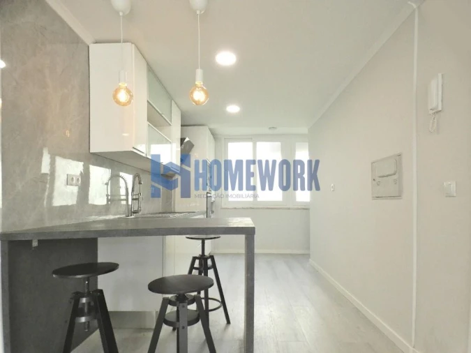 Apartamento T2 para Venda em Benfica Foto 2