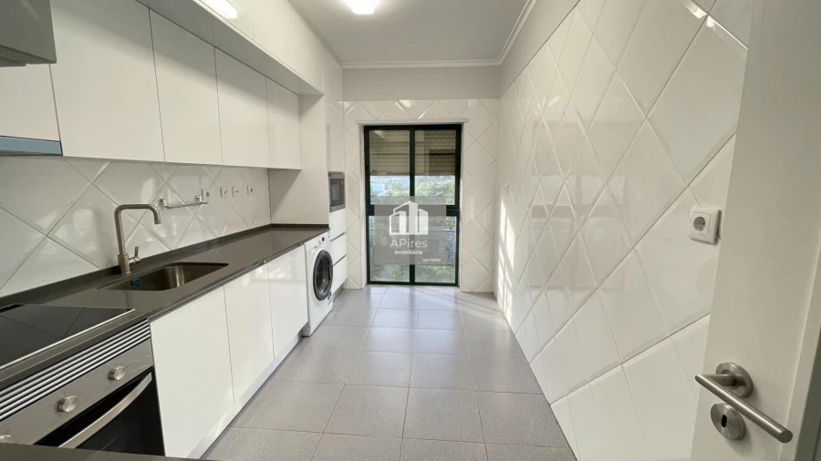 Apartamento T2 para Venda em Caparica e Trafaria Foto 2