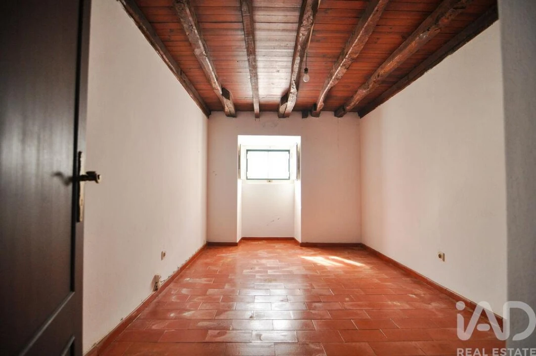 Moradia T8 para Venda em Turcifal Foto 19