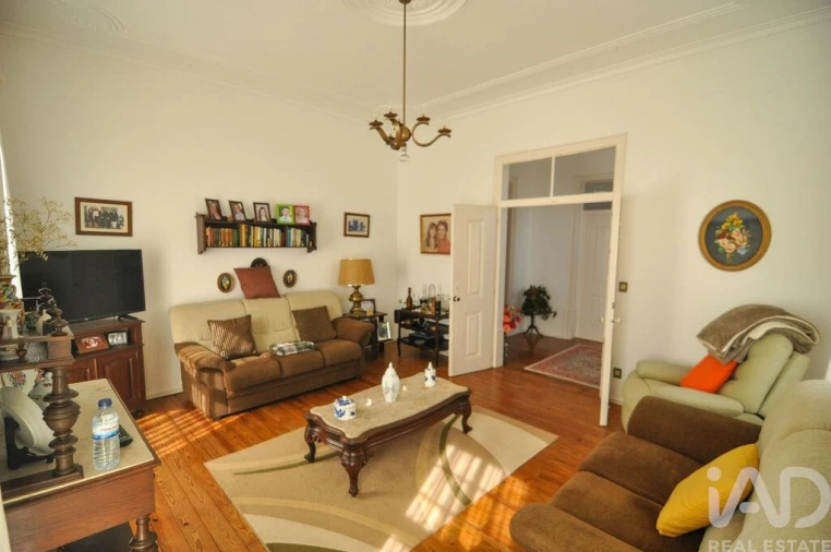 Moradia T8 para Venda em Turcifal Foto 3