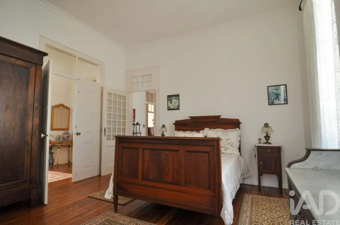 Moradia T8 para Venda em Turcifal Foto 7