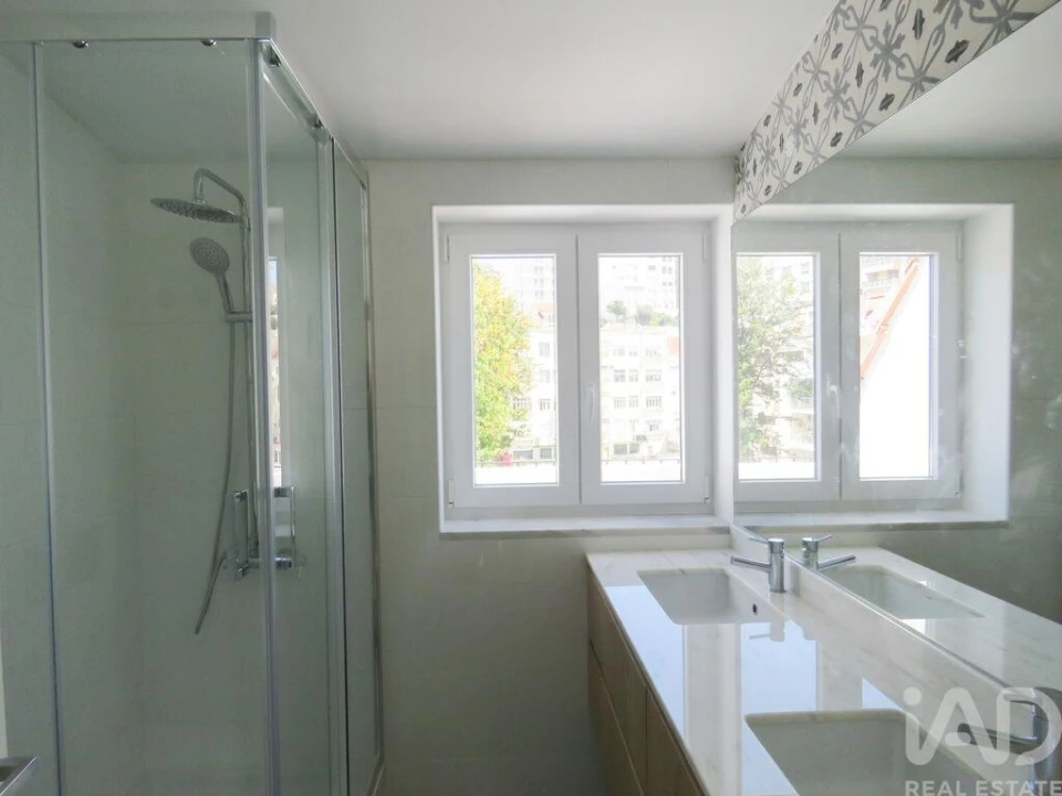 Apartamento T4 para Venda em Arroios Foto 19