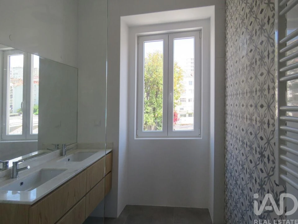 Apartamento T4 para Venda em Arroios Foto 9