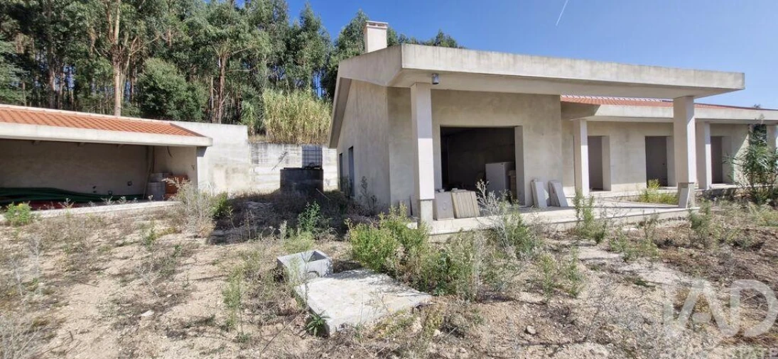 Moradia T3 para Venda em Rio Maior Foto 2