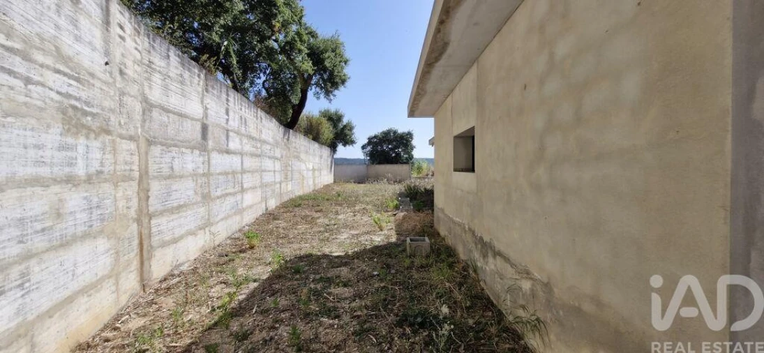 Moradia T3 para Venda em Rio Maior Foto 4