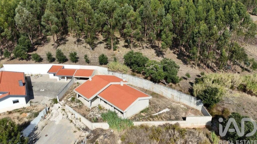 Moradia T3 para Venda em Rio Maior Foto 28