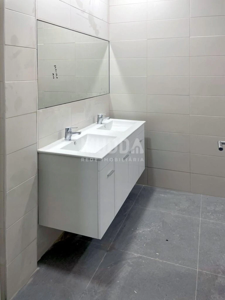 Armazém para Venda em Canedo, Vale e Vila Maior Foto 5