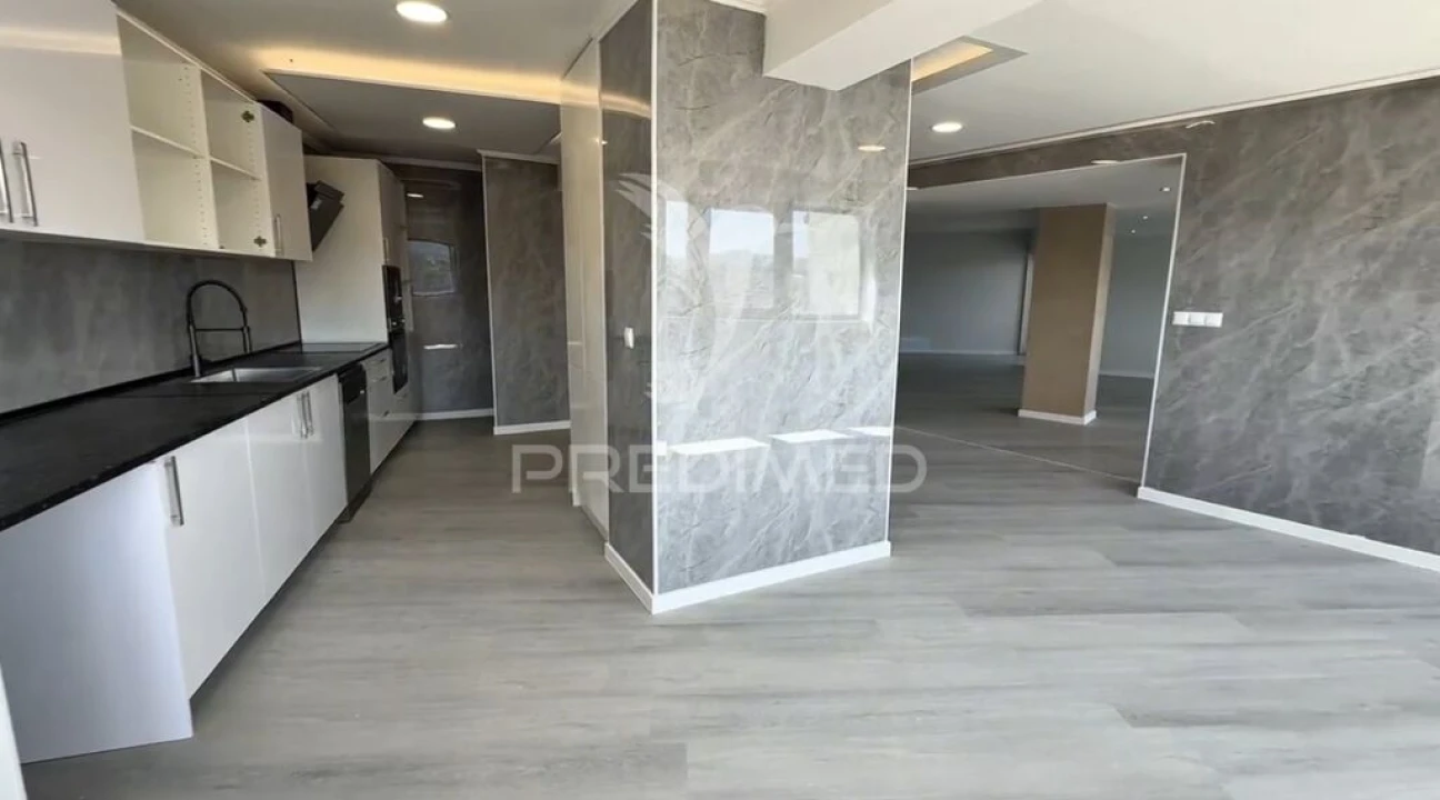 Apartamento T4 para Venda em São Vicente (Braga) Foto 8