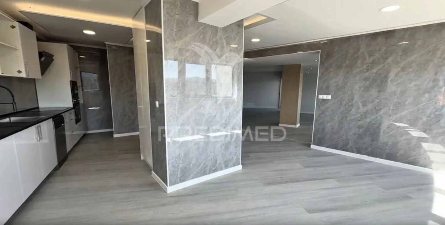 Apartamento T4 para Venda em São Vicente (Braga) Foto 6