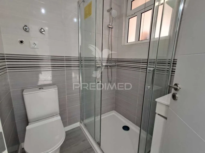 Apartamento T2 para Venda em Pontinha e Famões Foto 15