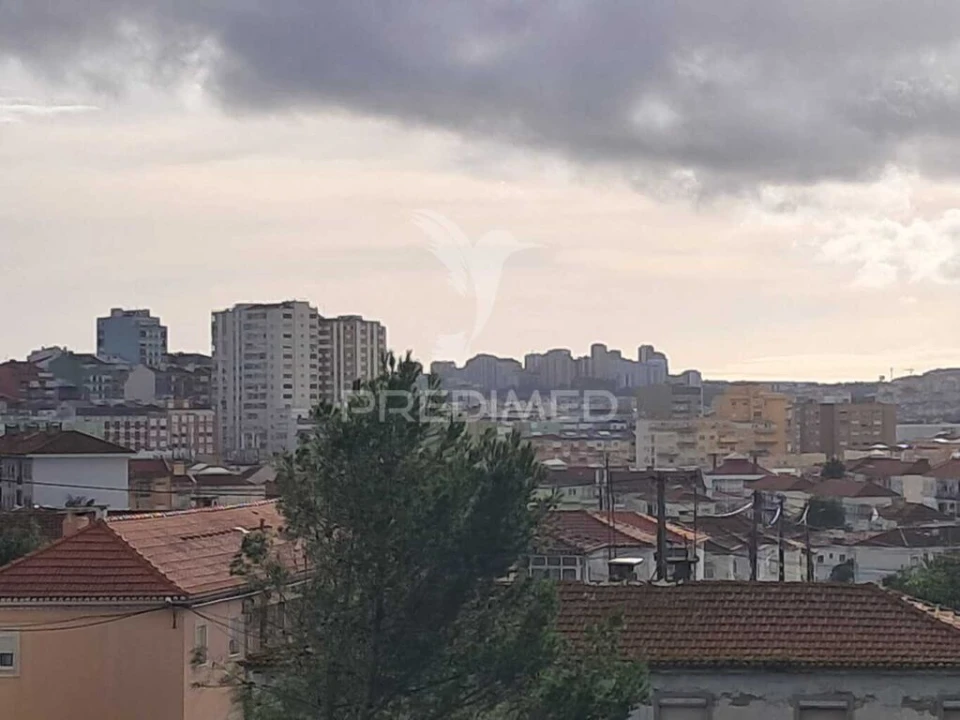 Apartamento T2 para Venda em Pontinha e Famões Foto 19