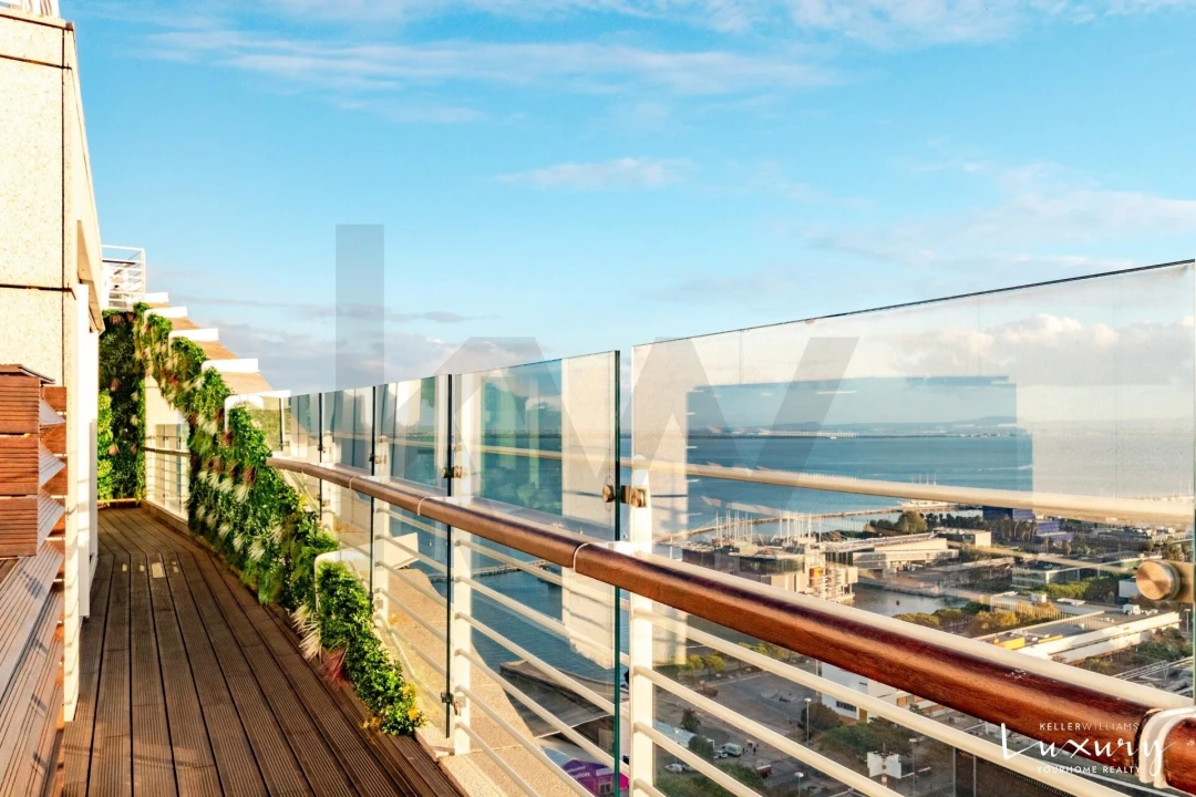 Apartamento T3 para Venda em Parque das Nações Foto 8