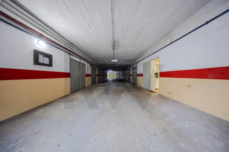 Loja para Venda em Massamá e Monte Abraão Foto 13