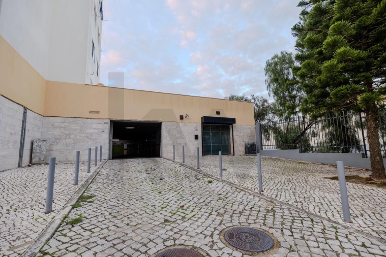 Loja para Venda em Massamá e Monte Abraão Foto 16