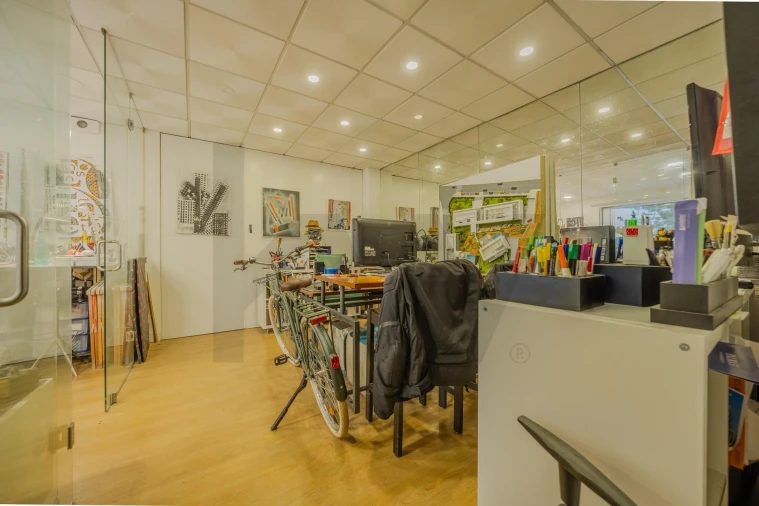 Loja para Venda em Massamá e Monte Abraão Foto 7