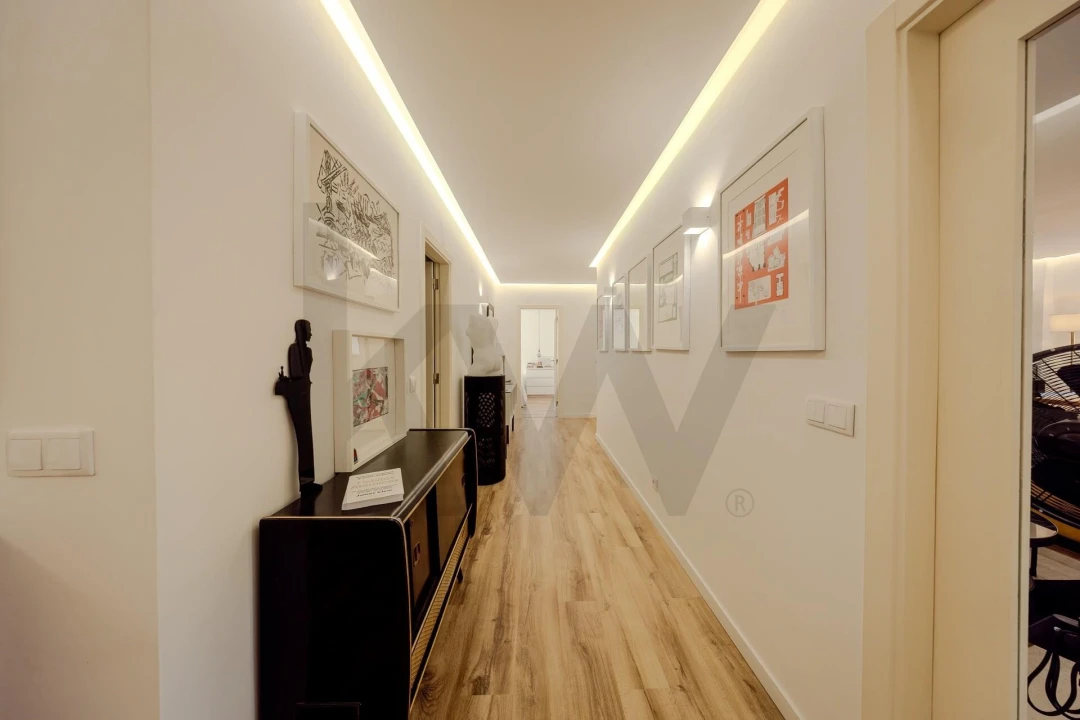 Apartamento T4 para Venda em Massamá e Monte Abraão Foto 13