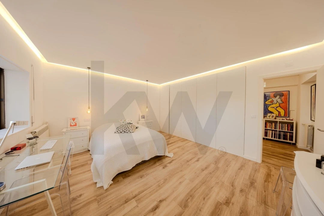 Apartamento T4 para Venda em Massamá e Monte Abraão Foto 28