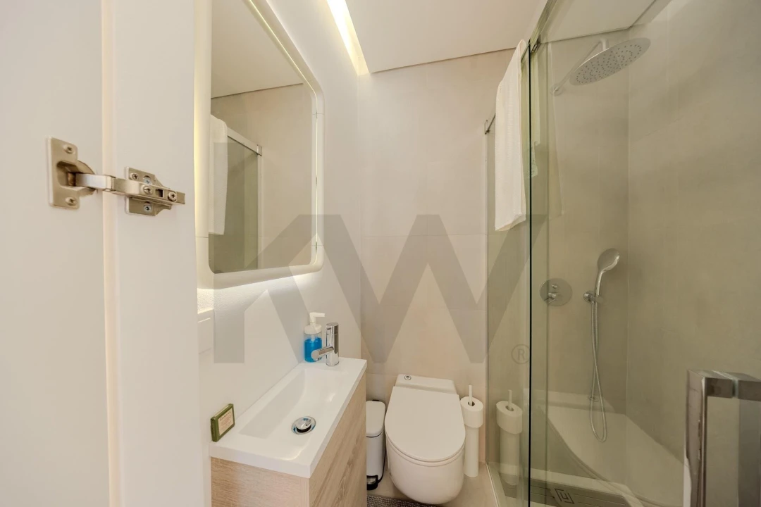 Apartamento T4 para Venda em Massamá e Monte Abraão Foto 25