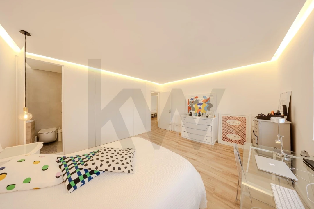 Apartamento T4 para Venda em Massamá e Monte Abraão Foto 26