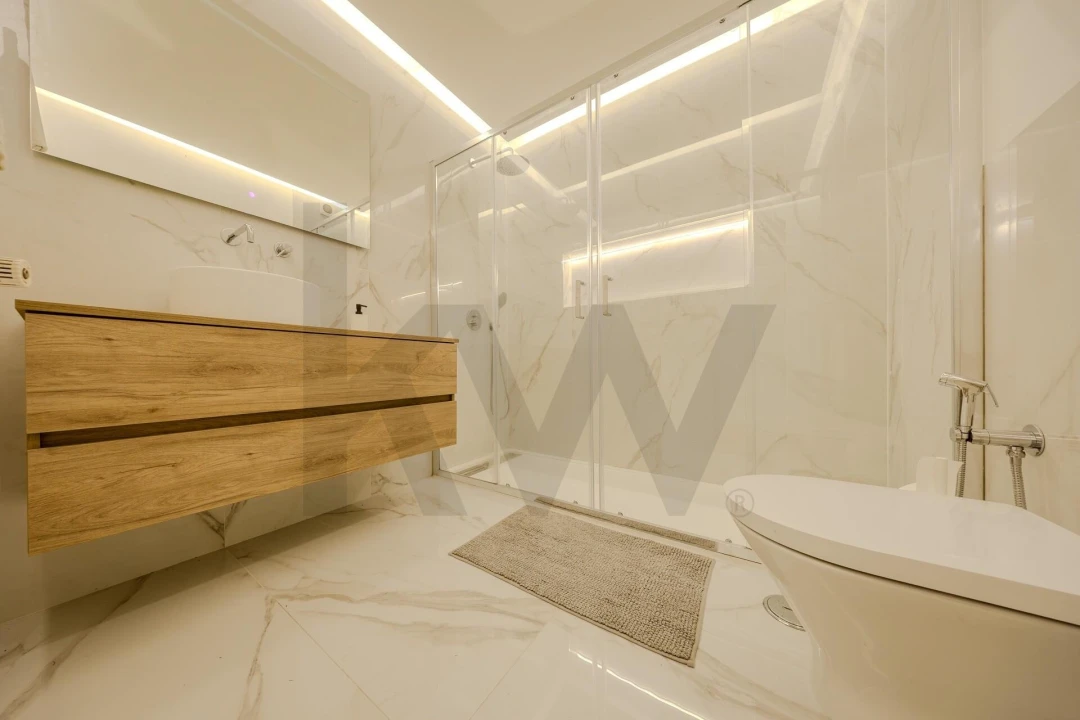 Apartamento T4 para Venda em Massamá e Monte Abraão Foto 41