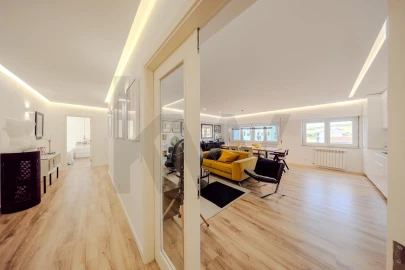 Apartamento T4 para Venda em Massamá e Monte Abraão
