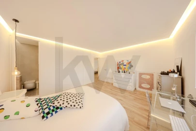 Apartamento T4 para Venda em Massamá e Monte Abraão
