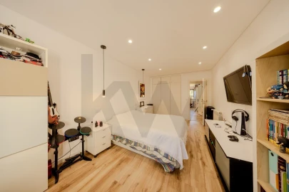Apartamento T4 para Venda em Massamá e Monte Abraão