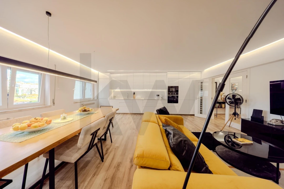 Apartamento T4 para Venda em Massamá e Monte Abraão Foto 18